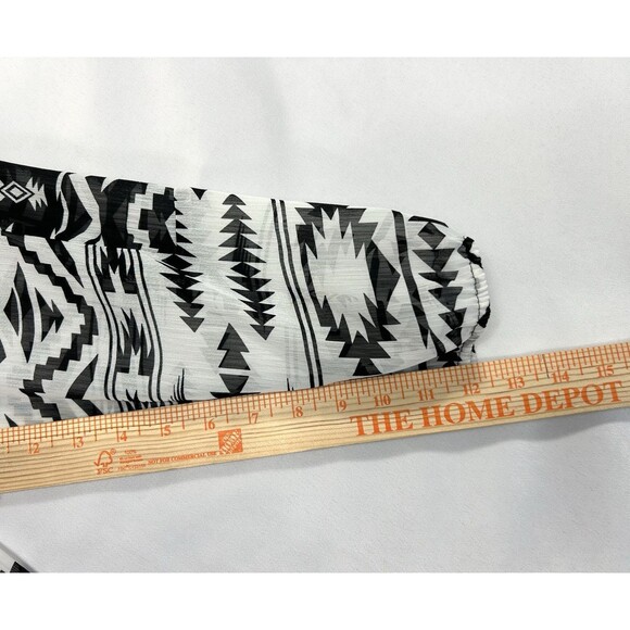 New Directions Aztec Southwestern Top Pleated Sheer Keyhole Black & White Sz L - Picture 8 of 9